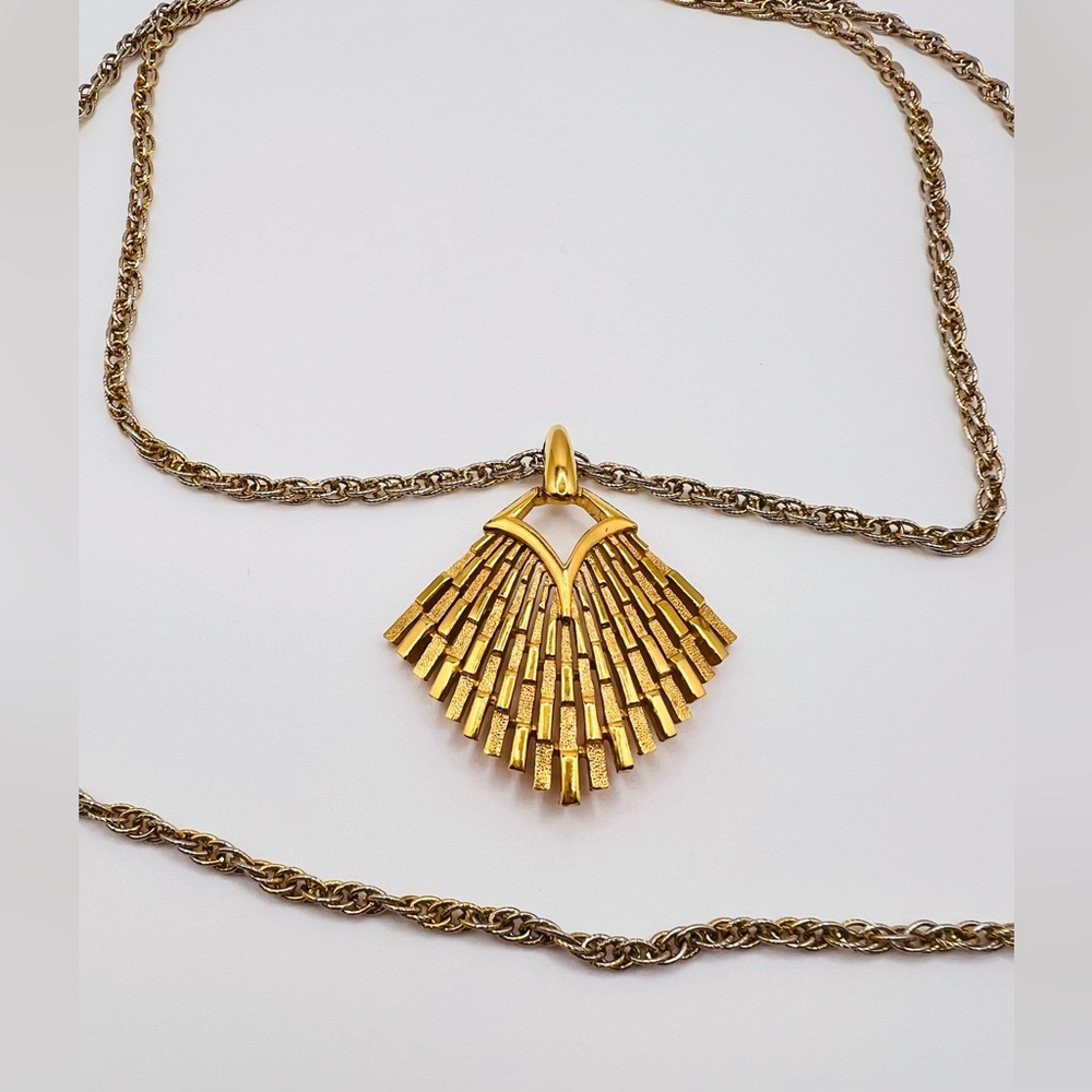 Vintage Crown Trifari Gold Tone Double Strand Fan Necklace Pendant - Picture 4 of 10